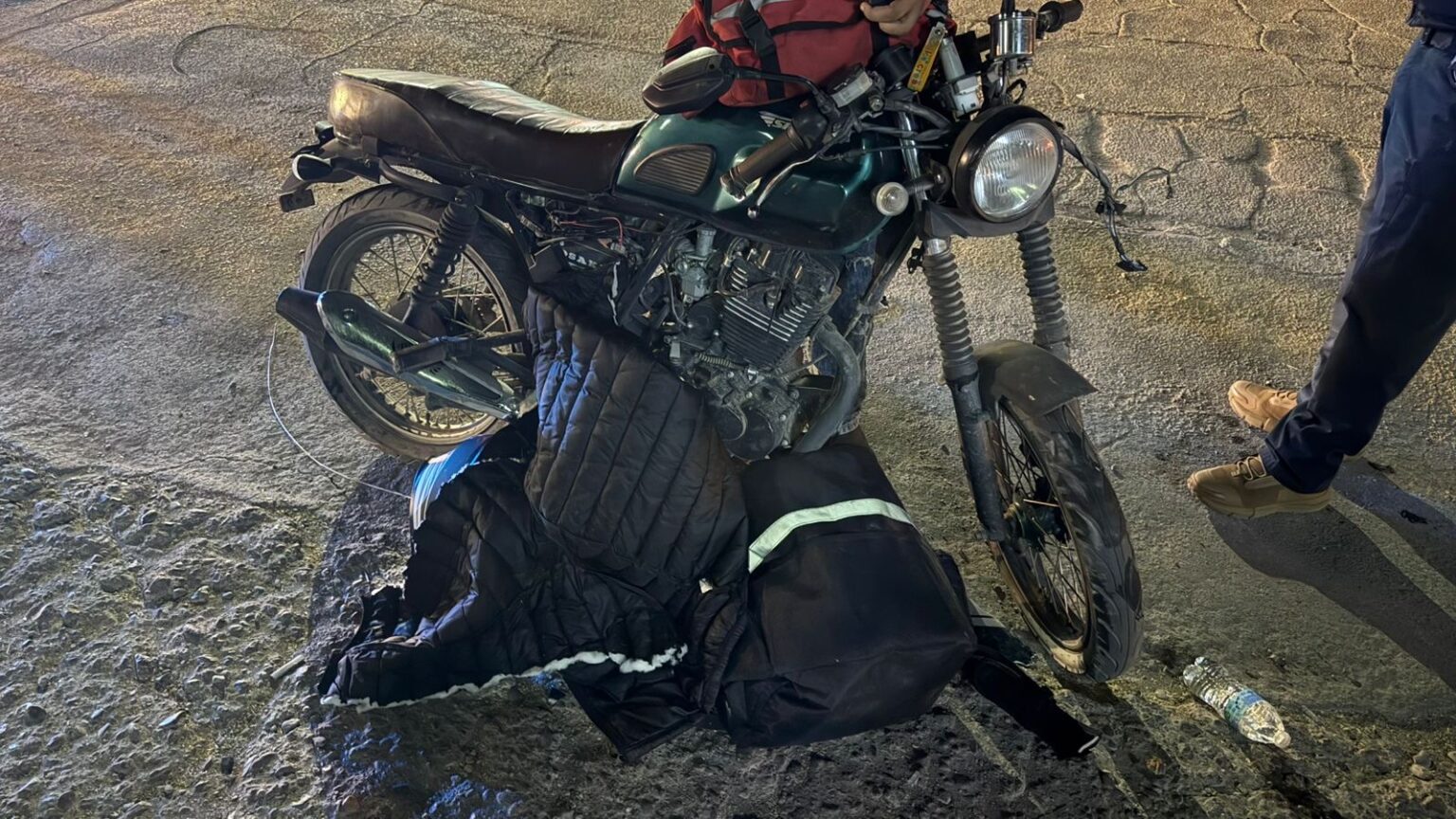 JOVEN REPARTIDOR DE 25 AÑOS QUEDA GRAVE TRAS CHOCAR VS UNA CAMIONETA