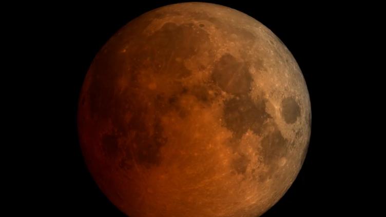 ¿Qué es un eclipse lunar total? La NASA te lo explica