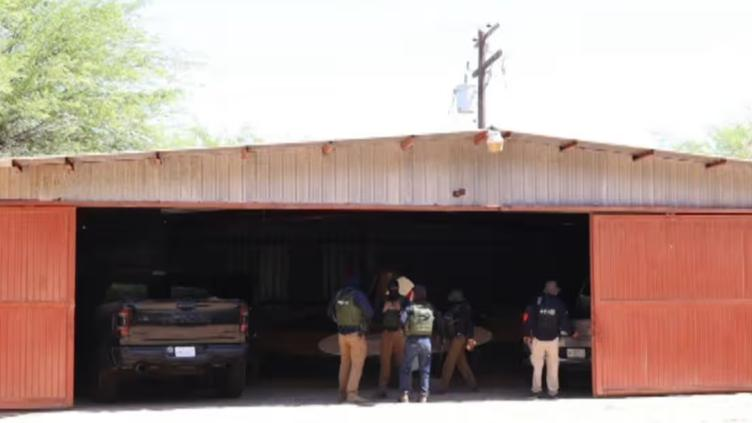 Aseguran en Mexicali avioneta y vehículos robados en EU