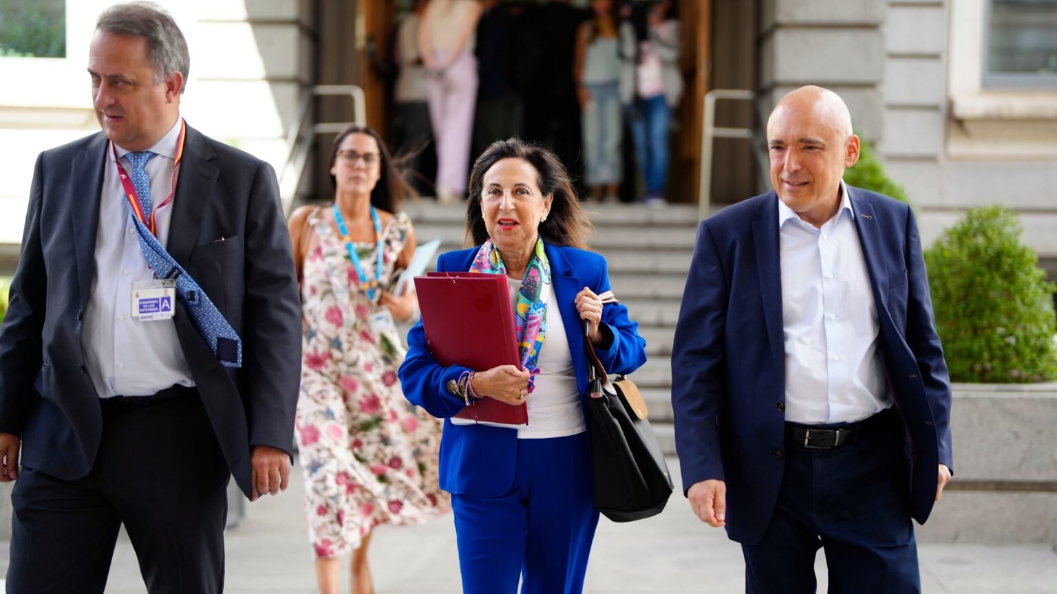 Última hora de la entrada de inmigrantes a Ceuta, en directo | Robles ya comparece en el Congreso para hablar de la emergencia migratoria