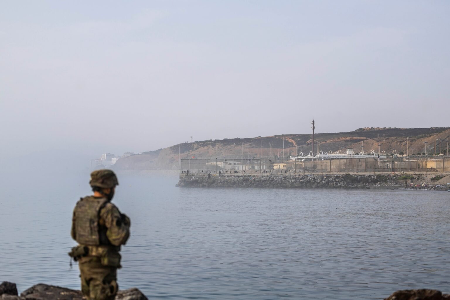 Última hora de la entrada de inmigrantes a Ceuta, en directo | Marlaska, Albares, Robles y Bolaños comparecerán en el Congreso por la crisis en Ceuta