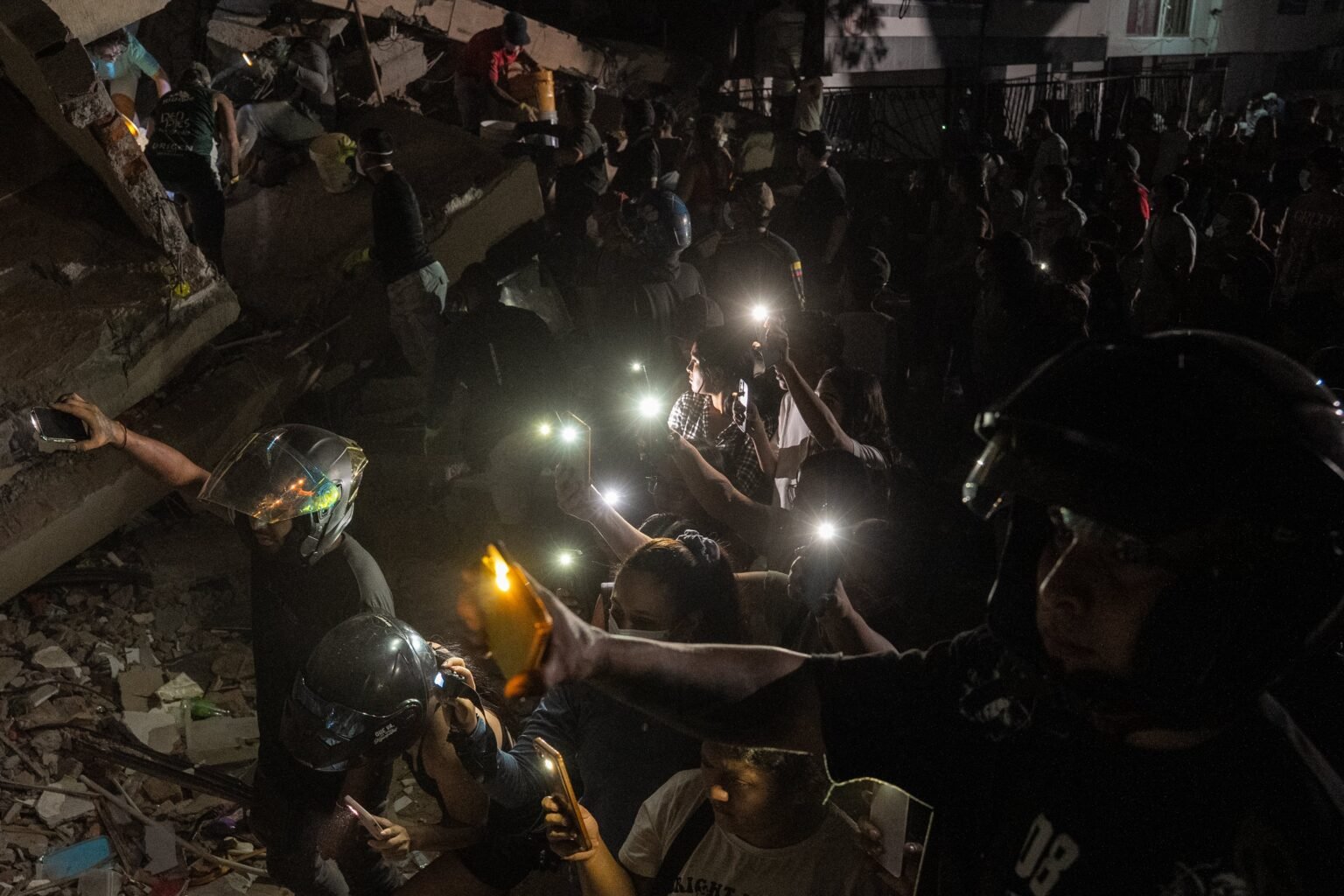 Última hora del terremoto en Colombia, en directo | Al menos 132 muertos y 570 heridos por el seísmo de magnitud 7,4