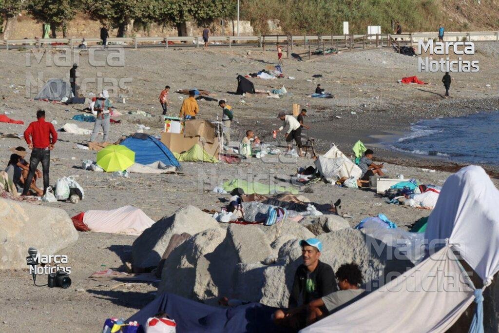 Última hora de la entrada de inmigrantes a Ceuta, en directo | Feijóo cree que el Rey “quiere ir a Ceuta” porque “le corresponde” y pide al Gobierno que lo “autorice”