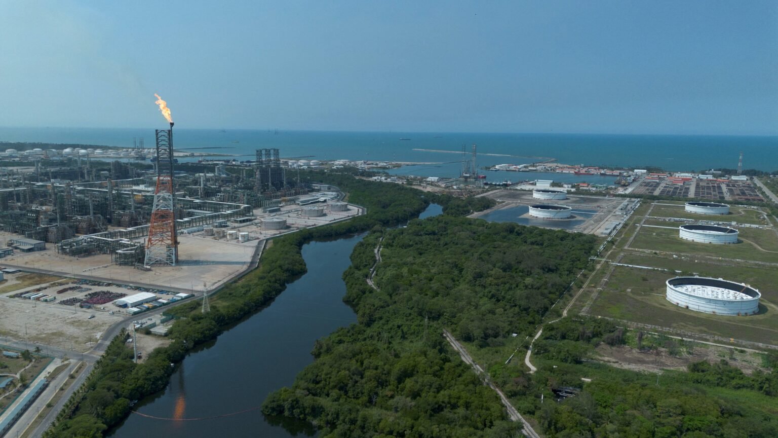 México queda rezagado en el nuevo mapa del petróleo global