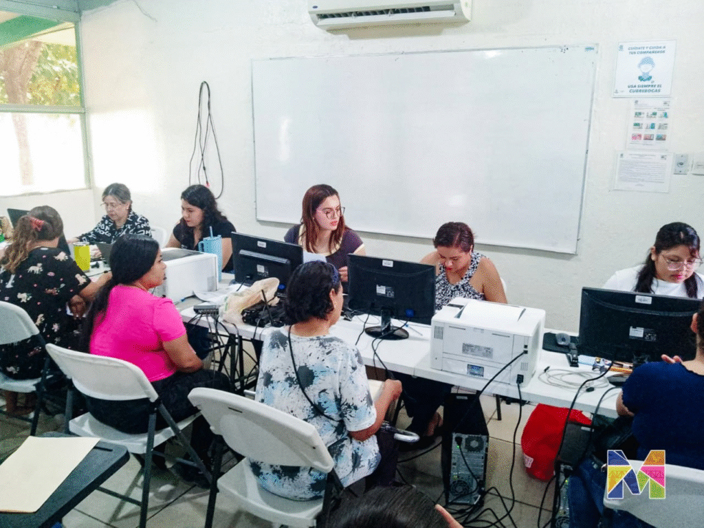 Inicia entrega de vales para uniformes y zapatos escolares en Meoqui con gran respuesta en Lázaro Cárdenas