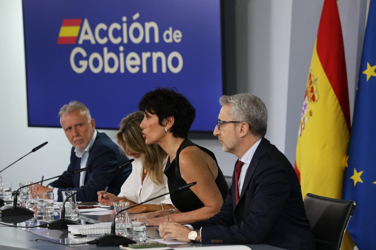 Última hora de la entrada de inmigrantes a Ceuta, en directo | El Consejo de Ministros desclasifica los informes sobre Ceuta: “Damos un paso más en nuestro compromiso con la transparencia”
