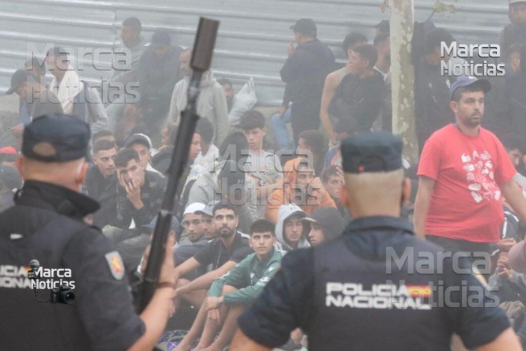 Última hora de la entrada de inmigrantes a Ceuta, en directo | El director de la Policía se reúne con el jefe de los agentes que elaboraron el informe sobre Marruecos
