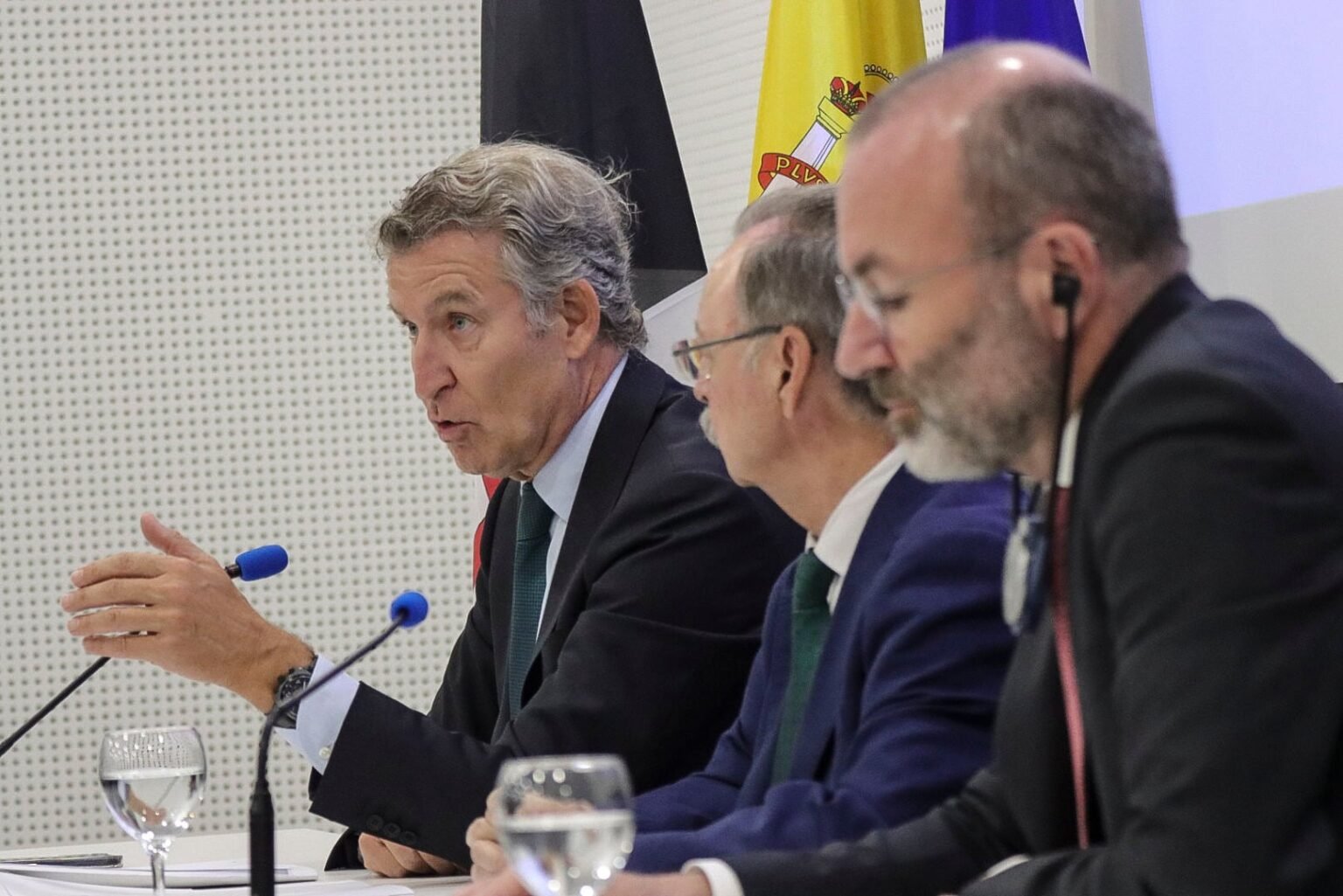 El PP mantiene el pulso por Ceuta: Feijóo y Vivas rechazan los traslados de los menores y acusan al Gobierno de querer una crisis “cronificada”