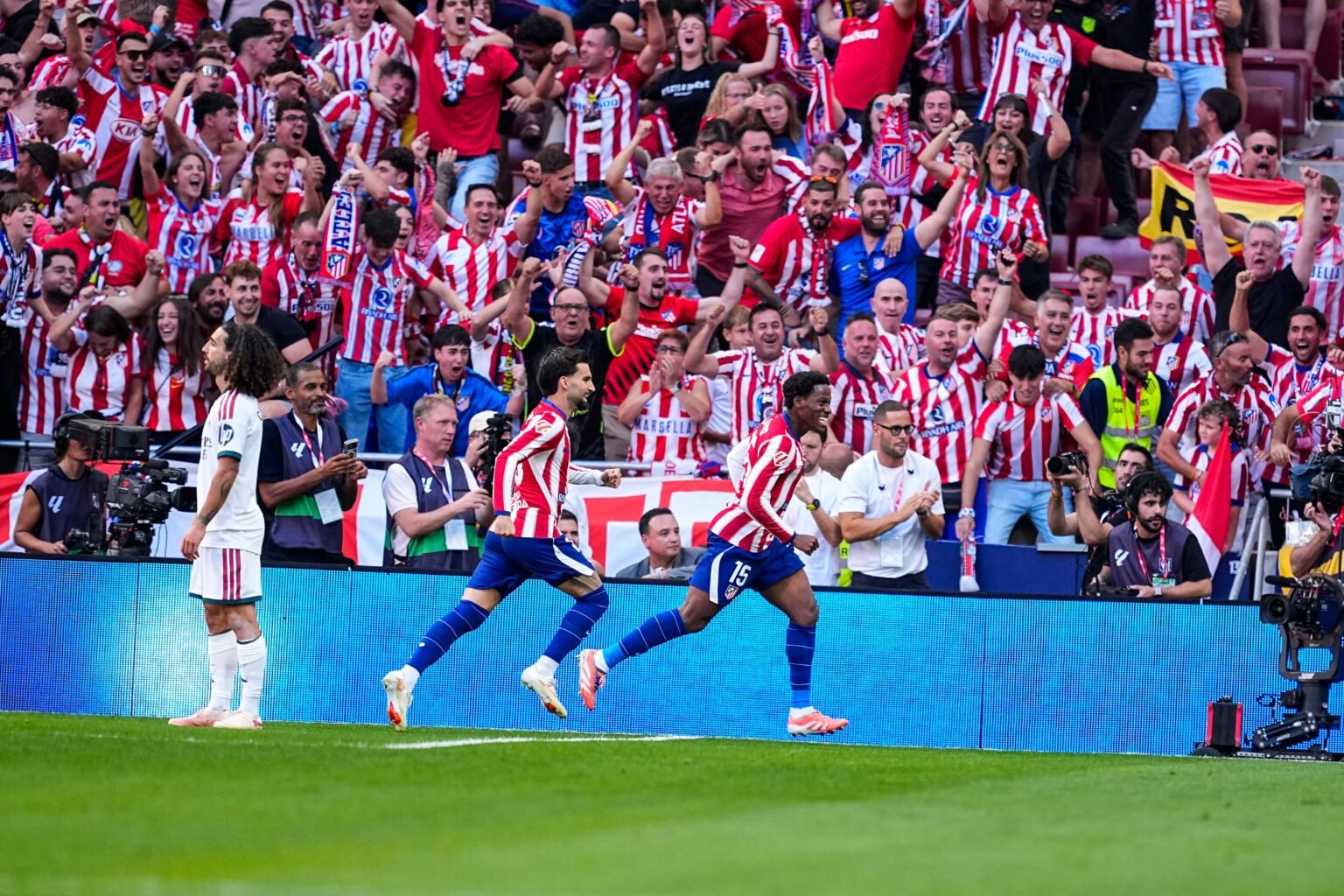 Huijsen condena al Madrid en el derbi ante el Atlético