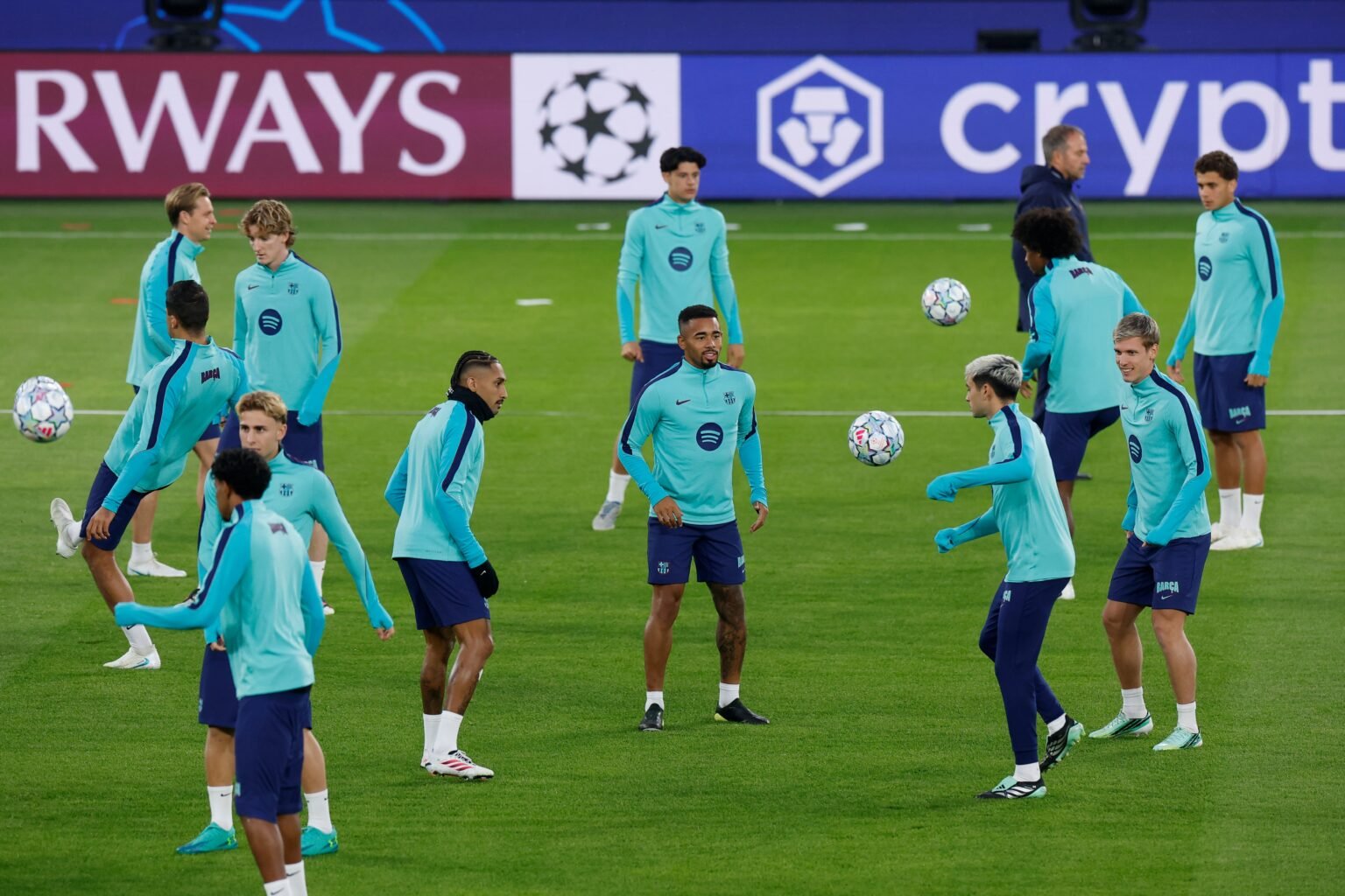 PSG – Barcelona en directo | Raphinha vuelve al once y Bernal ocupa el lugar de Rodri en la medular