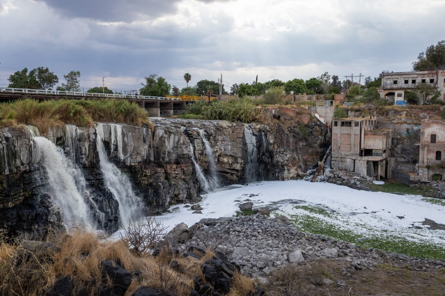 Un acueducto sustituto y una inversión de 12.000 millones de pesos: a prueba la solución al problema del agua en Jalisco