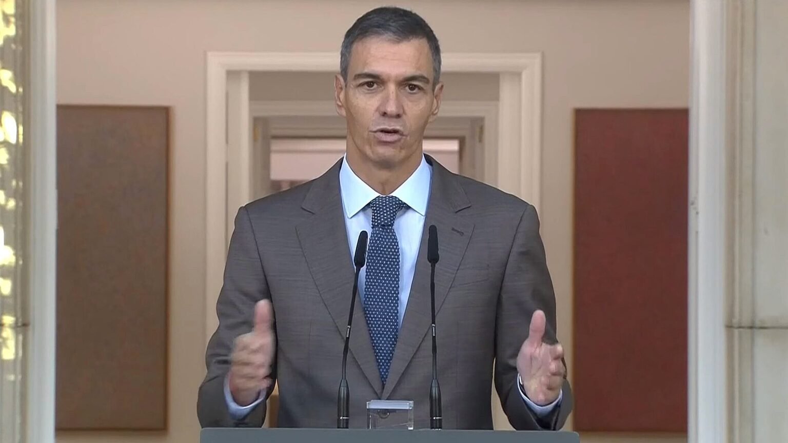 Reacciones a los decretos de vivienda y las acampadas en directo | Sánchez adelanta las elecciones generales al 29 noviembre