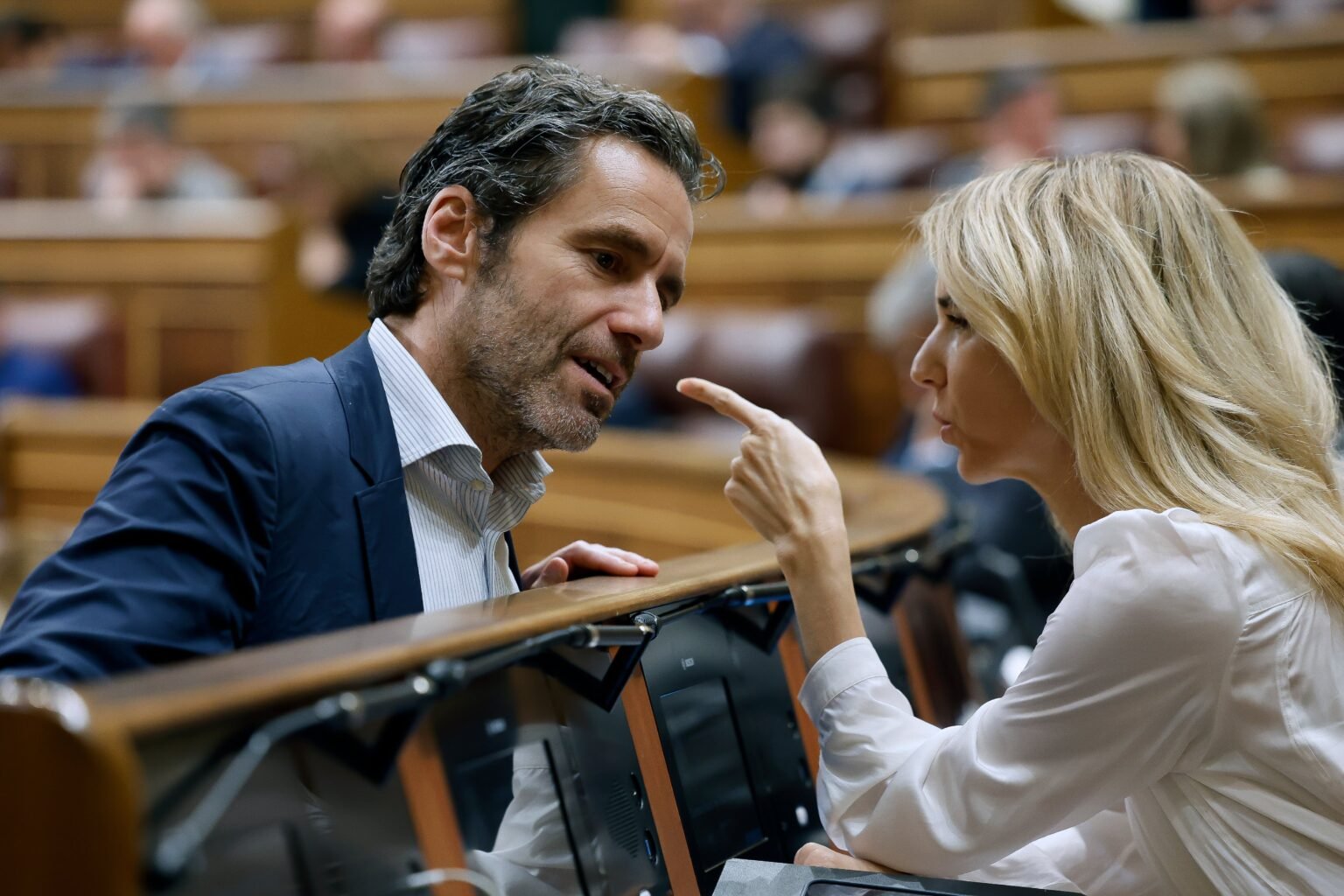 Última hora de la actualidad política, en directo | El PP confirma a Álvarez de Toledo y Sémper como número dos y tres de las listas por Madrid