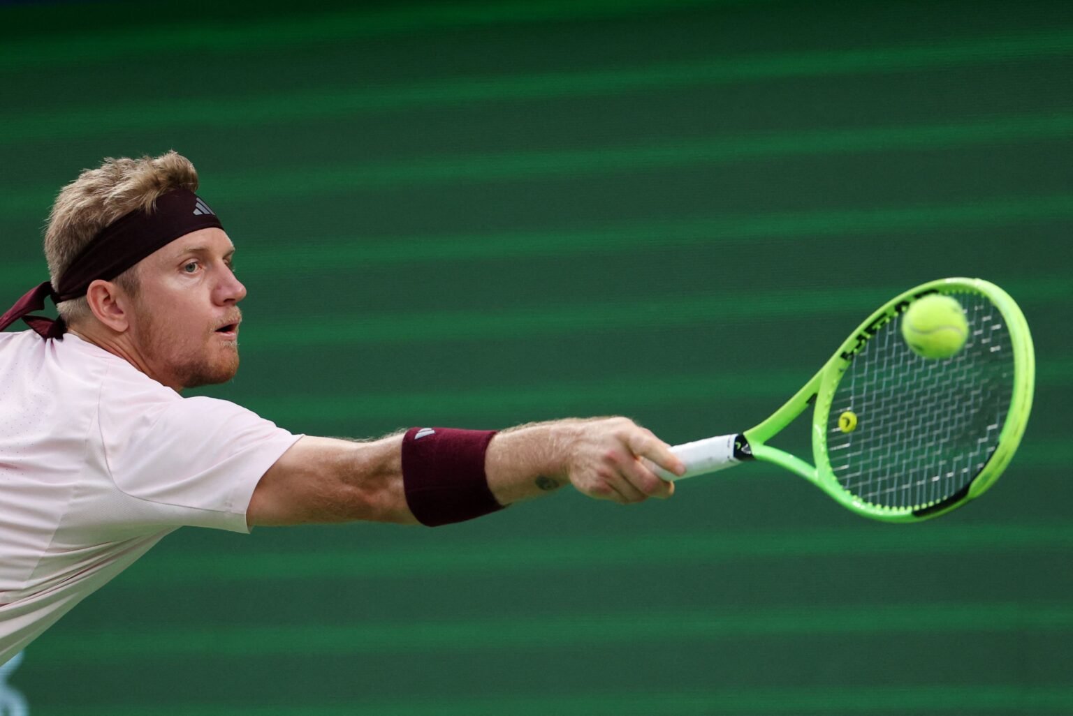 Davidovich vence a Zverev y accede a la final del Masters de Shanghái