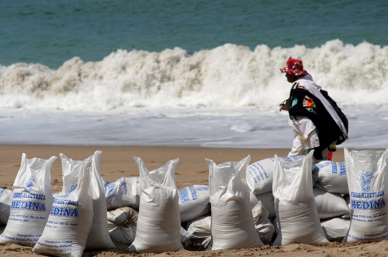 El huracán ‘Simón’ se intensifica a categoría 4 y amenaza la costa del Pacífico mexicano